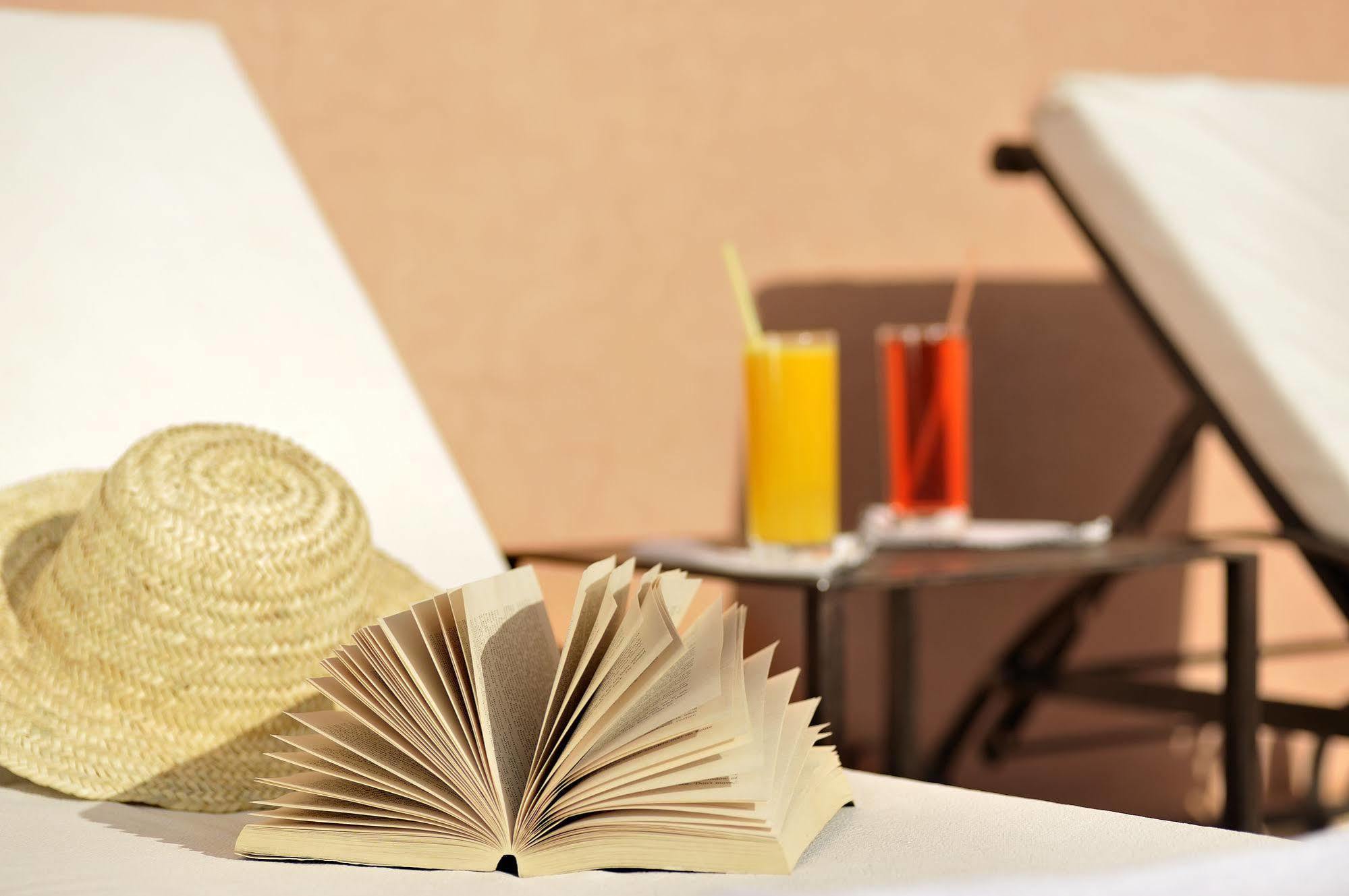 Riad Le Jardin D'Abdou Marrákes Kültér fotó A book
